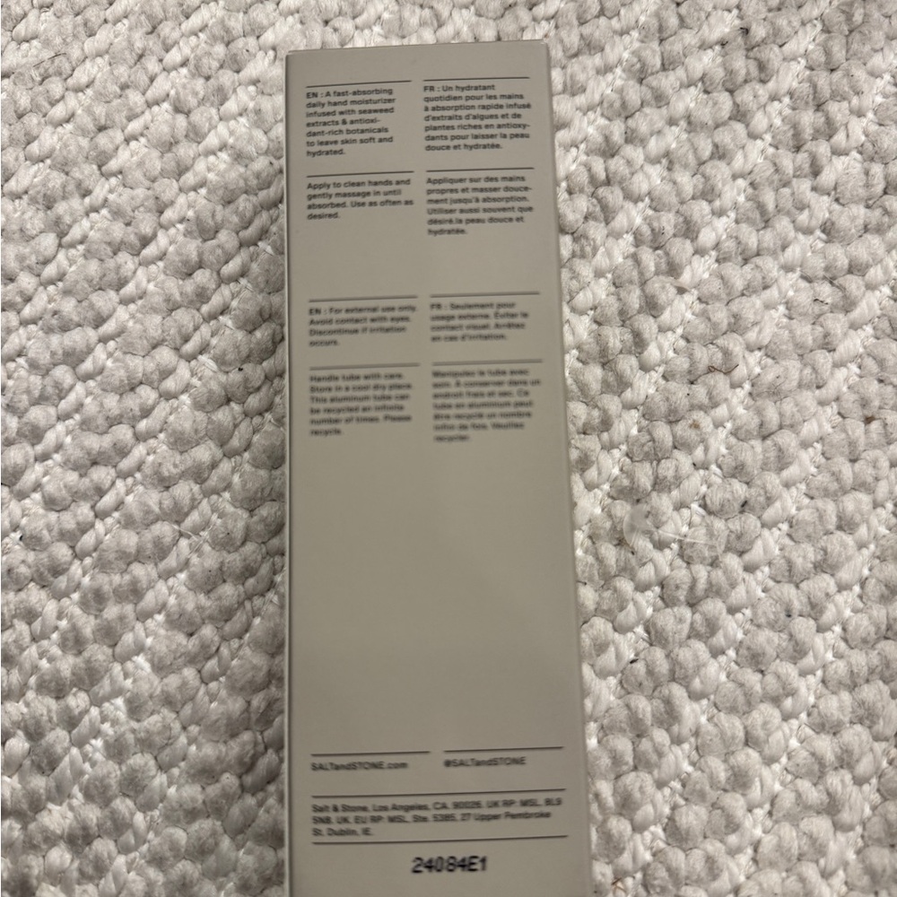 Salt & Stone Santal & Vetiver Hand Cream - Cream - Picture 11 of 11